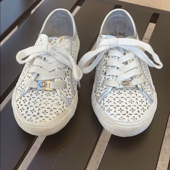 ❌1 hr sale❌Michael Kors  sneakers - Picture 1 of 8